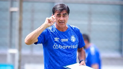 Gustavo Quinteros, técnico do Grêmio, em treino da equipe. Foto: Lucas Uebel/Grêmio