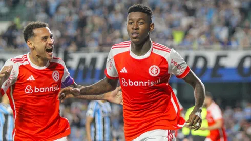 PR – CURITIBA – 22/06/2024 – BRASILEIRO A 2024, GREMIO X INTERNACIONAL – Vitao jogador do Internacional comemora seu gol durante partida contra o Gremio no estadio Couto Pereira pelo campeonato Brasileiro A 2024. Foto: Lucas Gabriel Cardoso/AGIF