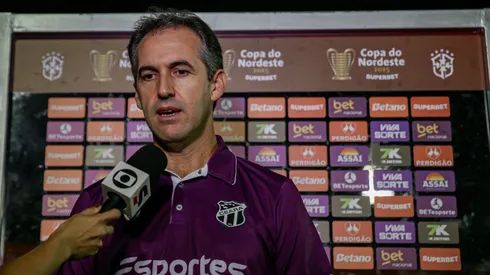 Léo Condé, técnico do Ceará, durante a partida contra o Náutico no Estádio dos Aflitos, válida pela Copa do Nordeste 2025. Crédito: Rafael Vieira/AGIF