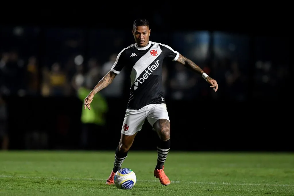 Zé Gabriel jogador do Vasco durante partida contra o Bragantino em São Januário pelo campeonato Brasileiro A 2024. Foto: Thiago Ribeiro/AGIF