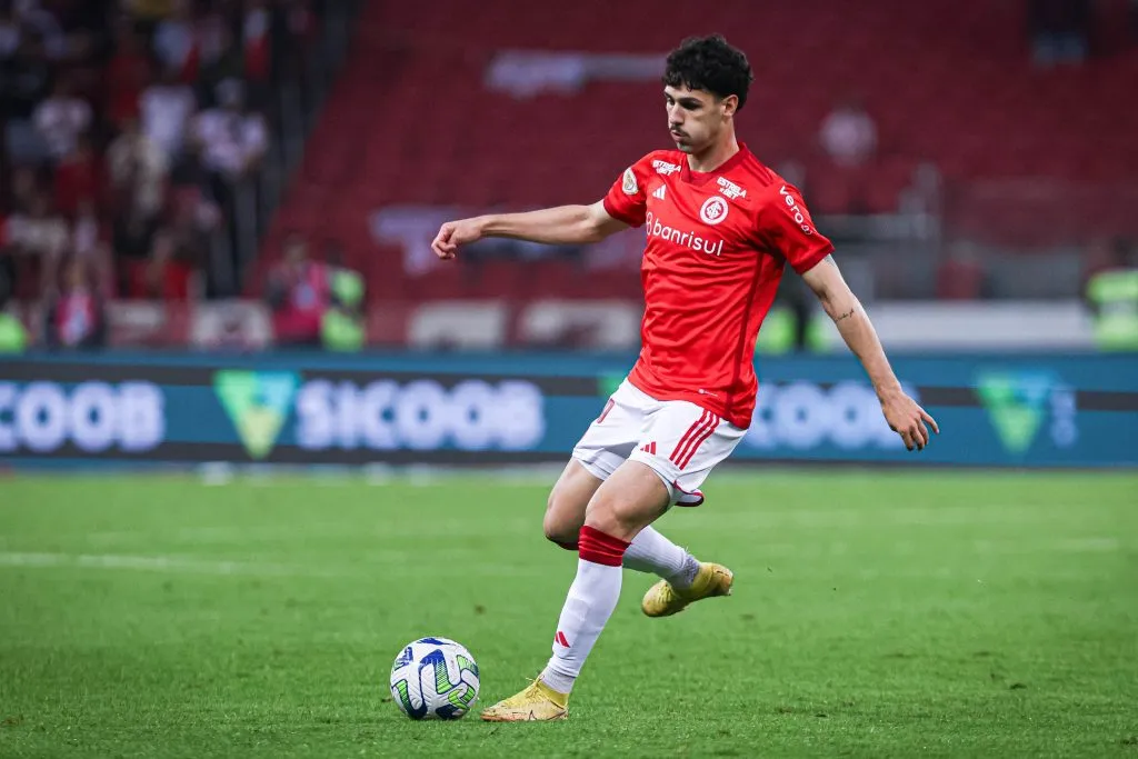 RS – PORTO ALEGRE – 05/08/2023 – BRASILEIRO A 2023, INTERNACIONAL X CORINTHIANS – Johnny jogador do Internacional durante partida contra o Corinthians no estadio Beira-Rio pelo campeonato Brasileiro A 2023. Foto: Maxi Franzoi/AGIF