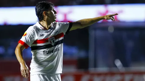 Ferraresi, jogador do São Paulo, durante partida contra o Guarani pelo Campeonato Paulista de 2025. Foto: Marco Miatelo/AGIF