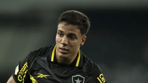 Carlos Alberto deixará o Botafogo.