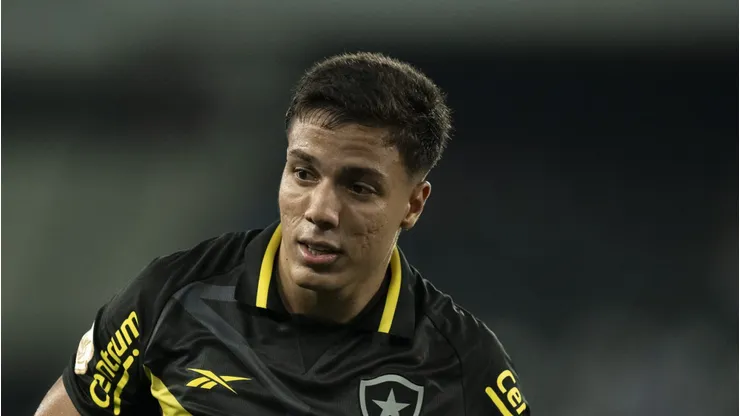 Carlos Alberto deixará o Botafogo.