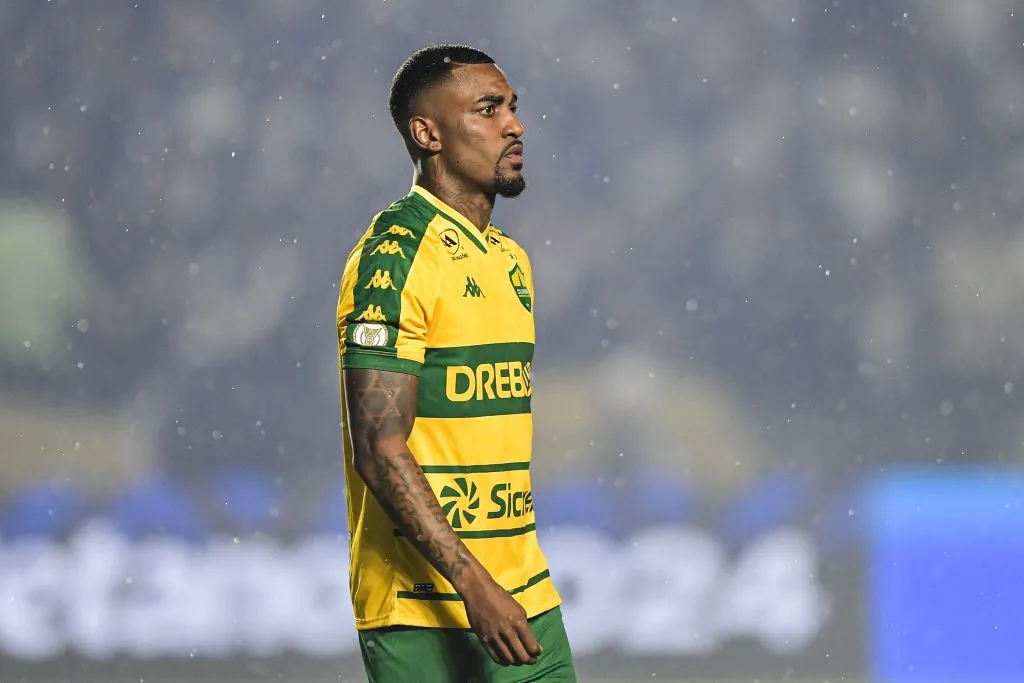 Ramon jogador do Cuiaba durante partida contra o Vasco no estadio Sao Januario pelo campeonato Brasileiro A 2024. Foto: Thiago Ribeiro/AGIF