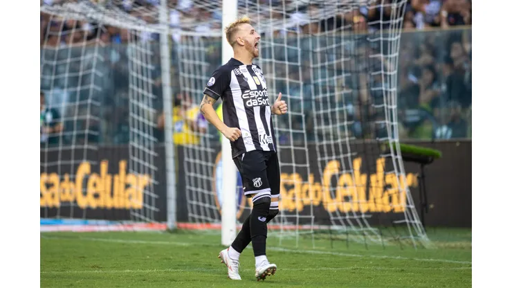 Pedro Henrique, jogador do Ceará, durante partida contra o Tirol no estádio Presidente Vargas (CE) pelo campeonato Cearense 2025. Foto: Baggio Rodrigues/AGIF