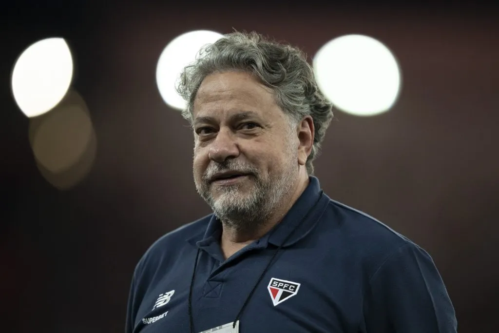 Julio Casares antes da partida contra o Flamengo no Campeonato Brasileiro A 2024.  Foto: Jorge Rodrigues/AGIF