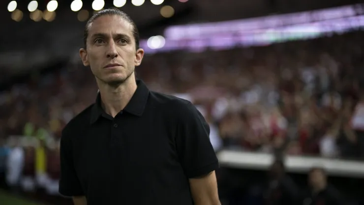 RJ - RIO DE JANEIRO - 13/11/2024 - BRASILEIRO A 2024, FLAMENGO X ATLETICO-MG - Filipe Luis tecnico do Flamengo durante partida contra o Atletico-MG no estadio Maracana pelo campeonato Brasileiro A 2024. Foto: Jorge Rodrigues/AGIF