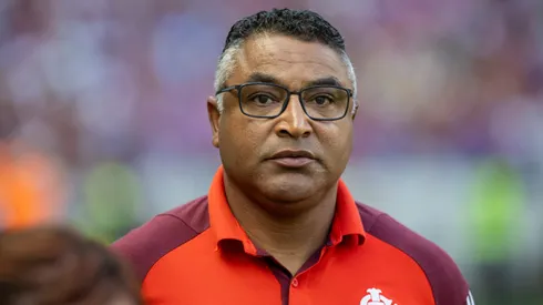 Roger Machado, técnico do Internacional, durante partida pelo campeonato Brasileiro A 2024. Foto: Baggio Rodrigues/AGIF