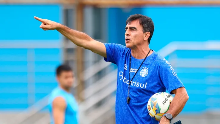Gustavo Quinteros durante treinamento do Grêmio - Foto: Rodrigo Fatturi/Grêmio
