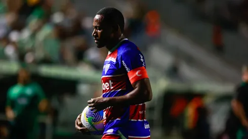 Tinga, jogador do Fortaleza, durante partida pelo campeonato Brasileiro A 2024. Foto: Luiz Erbes/AGIF