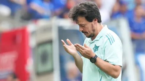 MG – BELO HORIZONTE – 25/01/2025 – MINEIRO 2025, CRUZEIRO X BETIM – Fernando Diniz tecnico do Cruzeiro durante partida contra o Betim no estadio Mineirao pelo campeonato Mineiro 2025. Foto: Gilson Lobo/AGIF