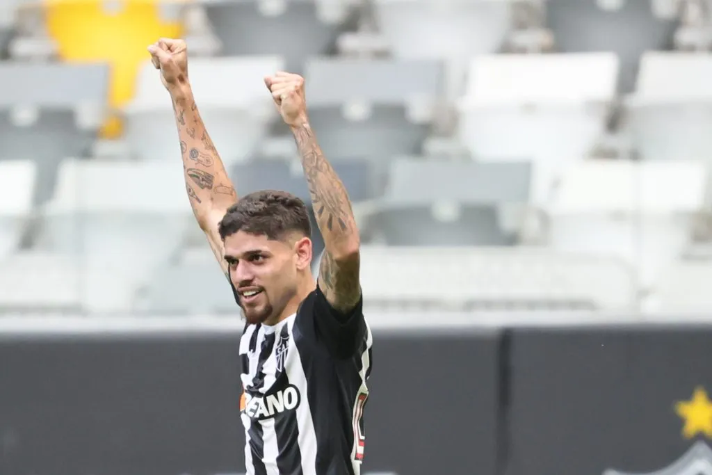 MG – BELO HORIZONTE – 08/12/2024 – BRASILEIRO A 2024, ATLETICO-MG X ATHLETICO-PR – Rubens jogador do Atletico-MG comemora seu gol durante partida contra o Athletico-PR no estadio Arena MRV pelo campeonato Brasileiro A 2024. Foto: Gilson Lobo/AGIF