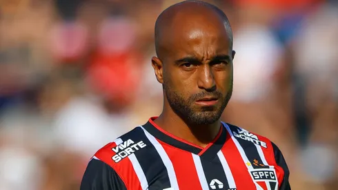 Lucas Moura jogador do Sao Paulo durante execucao do hino nacional antes da partida contra o Bragantino no estadio Nabi Abi Chedid pelo campeonato Brasileiro A 2024.