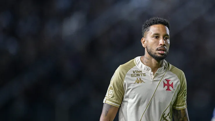 Jair jogador do Vasco durante partida contra o Bahia no estadio Sao Januario pelo campeonato Brasileiro A 2024.