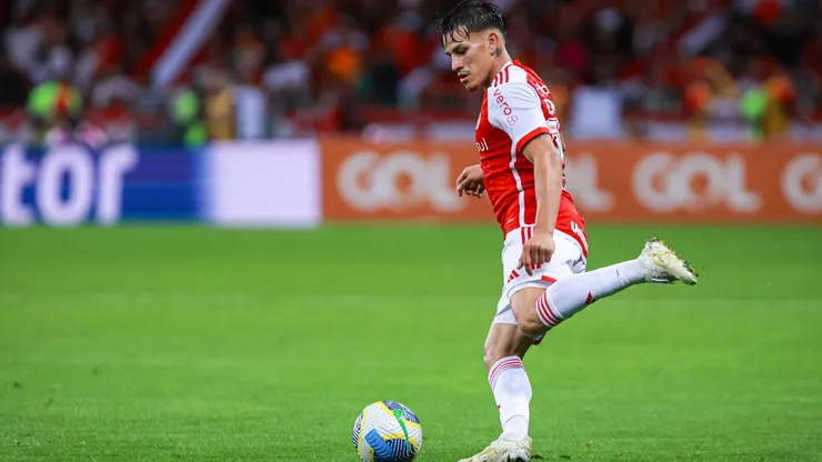 Alexandro Bernabei jogador do Internacional durante partida contra o Cuiaba no estadio Beira-Rio pelo campeonato Brasileiro A 2024.