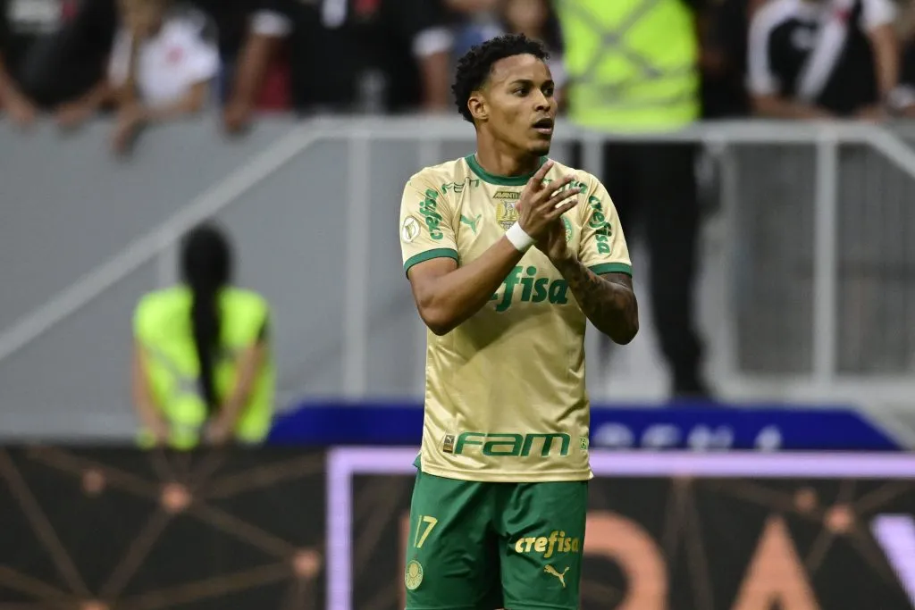DF – BRASILIA – 22/09/2024 – BRASILEIRO A 2024, VASCO X PALMEIRAS –  Lazaro jogador do Palmeiras durante partida contra o Vasco no estadio Mane Garrincha pelo campeonato Brasileiro A 2024. Foto: Mateus Bonomi/AGIF