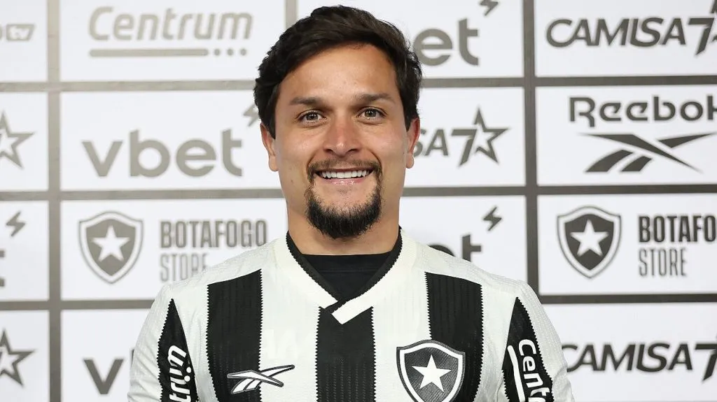 Artur está animado com a Supercopa – Foto: Vitor Silva/Botafogo