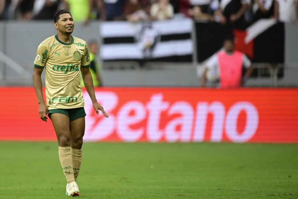 Rony jogador do Palmeiras durante partida contra o Vasco no estádio Mane Garrincha pelo campeonato Brasileiro A 2024. Foto: Mateus Bonomi/AGIF