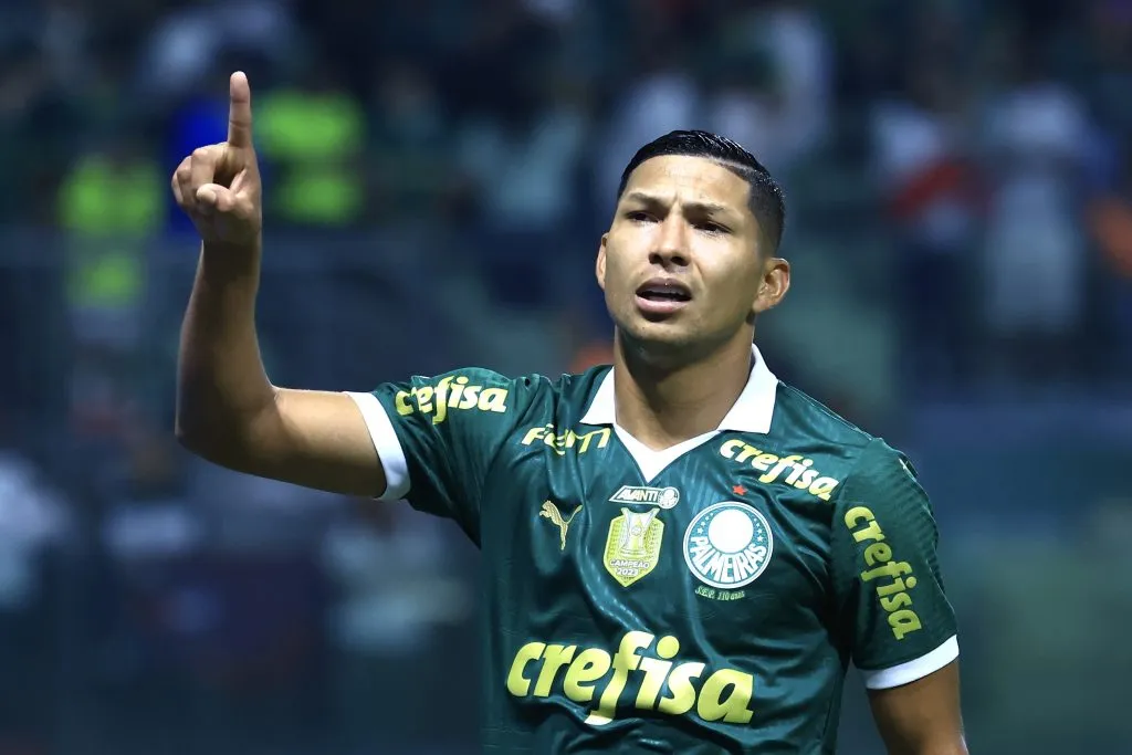 SP – SAO PAULO – 20/06/2024 – BRASILEIRO A 2024, PALMEIRAS X BRAGANTINO – Rony jogador do Palmeiras comemora seu gol durante partida contra o Bragantino no estadio Arena Allianz Parque pelo campeonato Brasileiro A 2024. Foto: Marcello Zambrana/AGIF