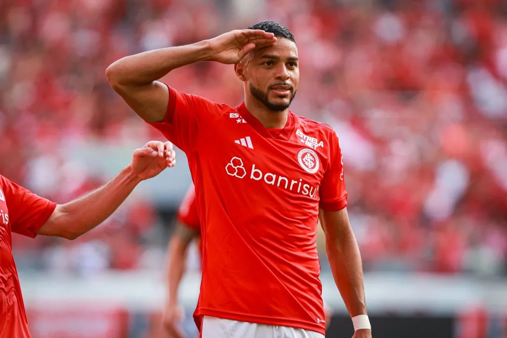 Wanderson comemorando gol durante partida contra o Ypiranga no Campeonato Gaúcho 2024. Foto: Maxi Franzoi/AGIF