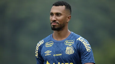 Lucas Braga durante treinamento do Santos no CT Rei Pelé – Foto: Reinaldo Campos/AGIF
