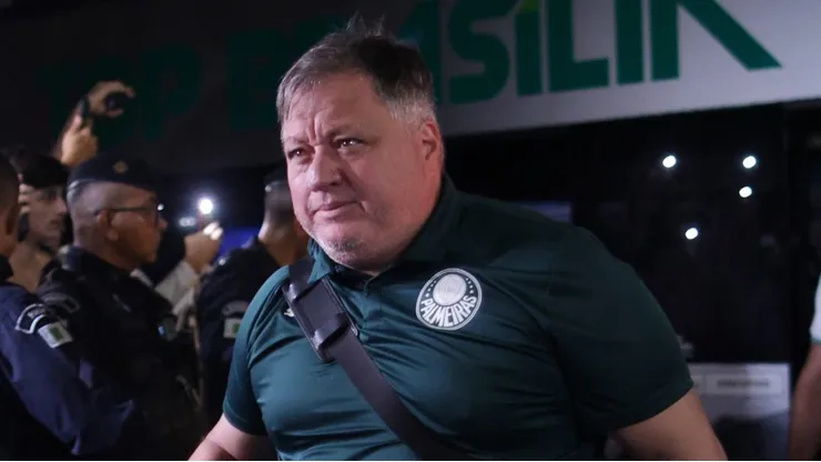 Barros continuará no Palmeiras.