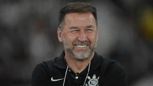 Augusto Melo, presidente do Corinthians, durante partida contra o Botafogo pelo Campeonato Brasileiro de 2024. Foto: Thiago Ribeiro/AGIF