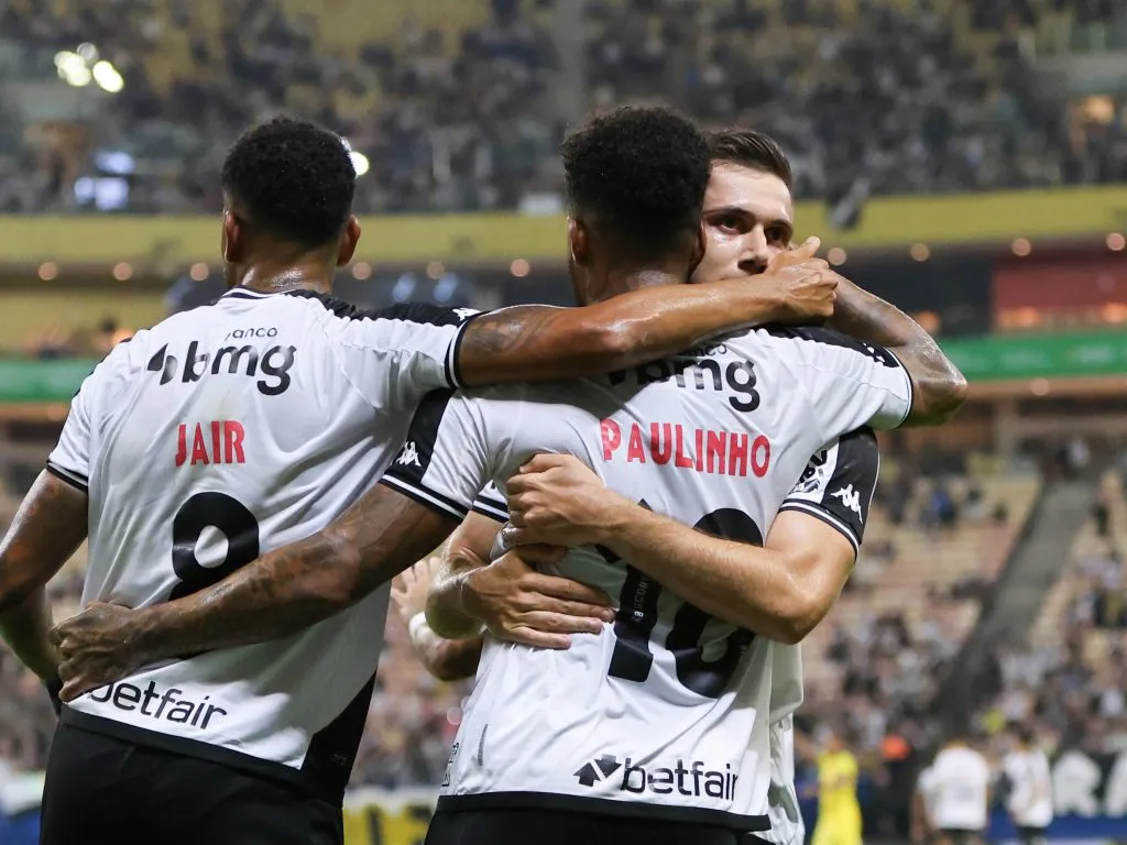 Paulinho comemorando gol durante partida contra o Madureira no Campeonato Carioca 2025. Foto: Antonio Pereira/AGIF