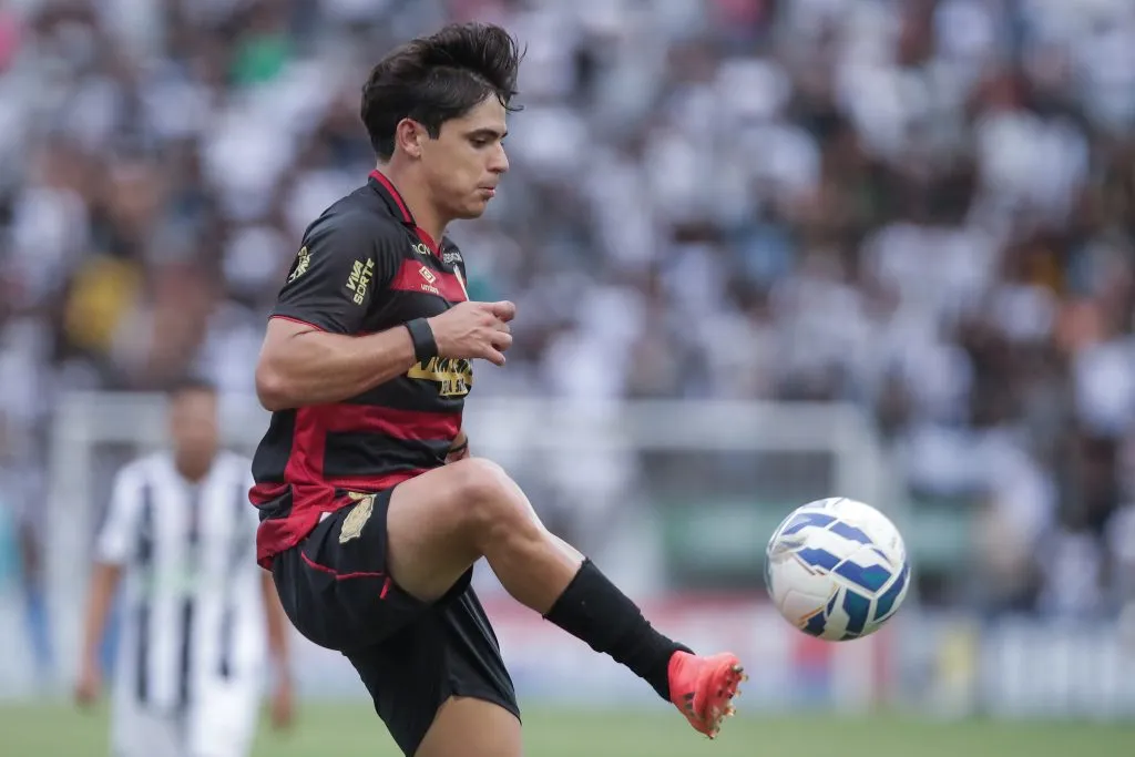 Lenny Lobato, jogador do Sport, durante partida contra o Central no estadio Lacerdao pelo campeonato Pernambucano 2025. Foto: Rafael Vieira/AGIF