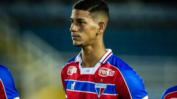 Gustavo Mancha renova contrato e segue no Fortaleza até o final de 2026