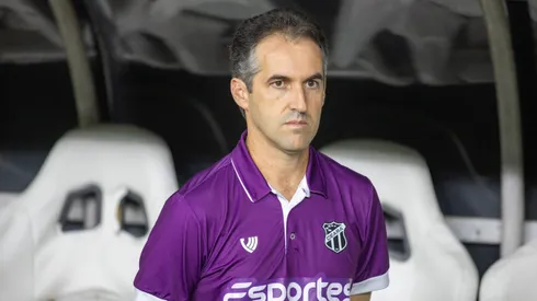 Léo Condé, técnico do Ceará, durante partida pelo campeonato Brasileiro B 2024. Foto: Baggio Rodrigues/AGIF