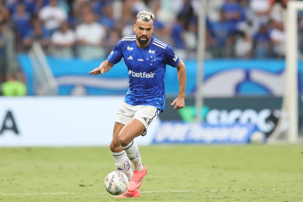MG – BELO HORIZONTE – 25/01/2025 – MINEIRO 2025, CRUZEIRO X BETIM – Fabricio Bruno jogador do Cruzeiro durante partida contra o Betim no estadio Mineirao pelo campeonato Mineiro 2025. Foto: Gilson Lobo/AGIF