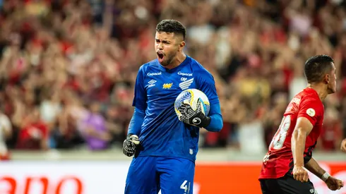 Mycael goleiro do Athletico-PR durante partida contra o Fluminense no estadio Arena da Baixada pelo campeonato Brasileiro A 2024.