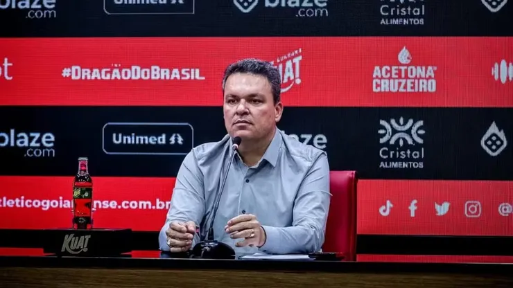 Adson Batista durante uma coletiva de imprensa. Foto: Ingryd Oliveira/ACG