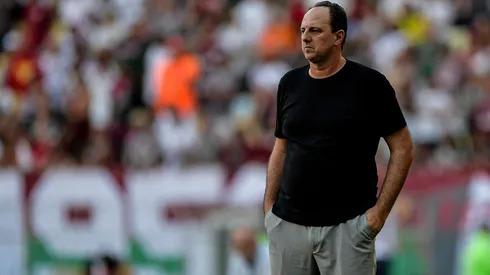 Rogério Ceni, técnico do Bahia, durante a partida contra o Fluminense no estádio do Maracanã, válida pelo Campeonato Brasileiro Série A 2024. Foto: Thiago Ribeiro/AGIF