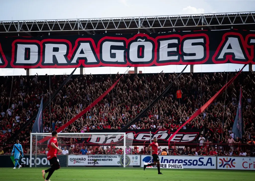 GO – GOIANIA – 26/01/2025 – GOIANO 2025, ATLETICO-GO X VILA NOVA-GO – Torcida do Atletico-GO durante partida contra Vila Nova-GO no estadio Antonio Accioly pelo campeonato Goiano 2025. Foto: Isabela Azine/AGIF