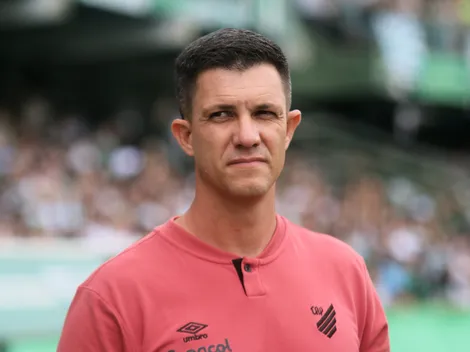 Barbieri aprova e Athletico encaminha contratação de meia ex-Santos