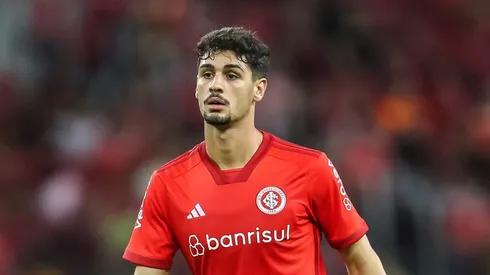 Internacional acompanha situação de Johnny.