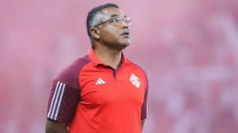 Roger Machado, treinador do Internacional, durante o confronto contra o Criciúma no Beira-Rio, pelo Campeonato Brasileiro A 2024. Foto: Maxi Franzoi/AGIF.