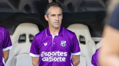 Léo Condé, técnico do Ceará, durante partida pelo campeonato Brasileiro B 2024. Foto: Baggio Rodrigues/AGIF