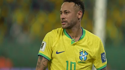 Neymar durante confronto entre Brasil e Venezuela nas eliminatórias da Copa do Mundo de 2026.