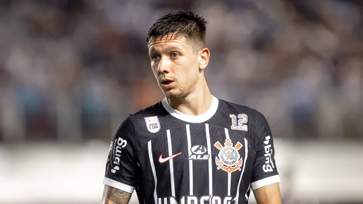 Rodrigo Garro jogador do Corinthians durante partida contra o Santos no estadio Vila Belmiro pelo campeonato Paulista 2024.