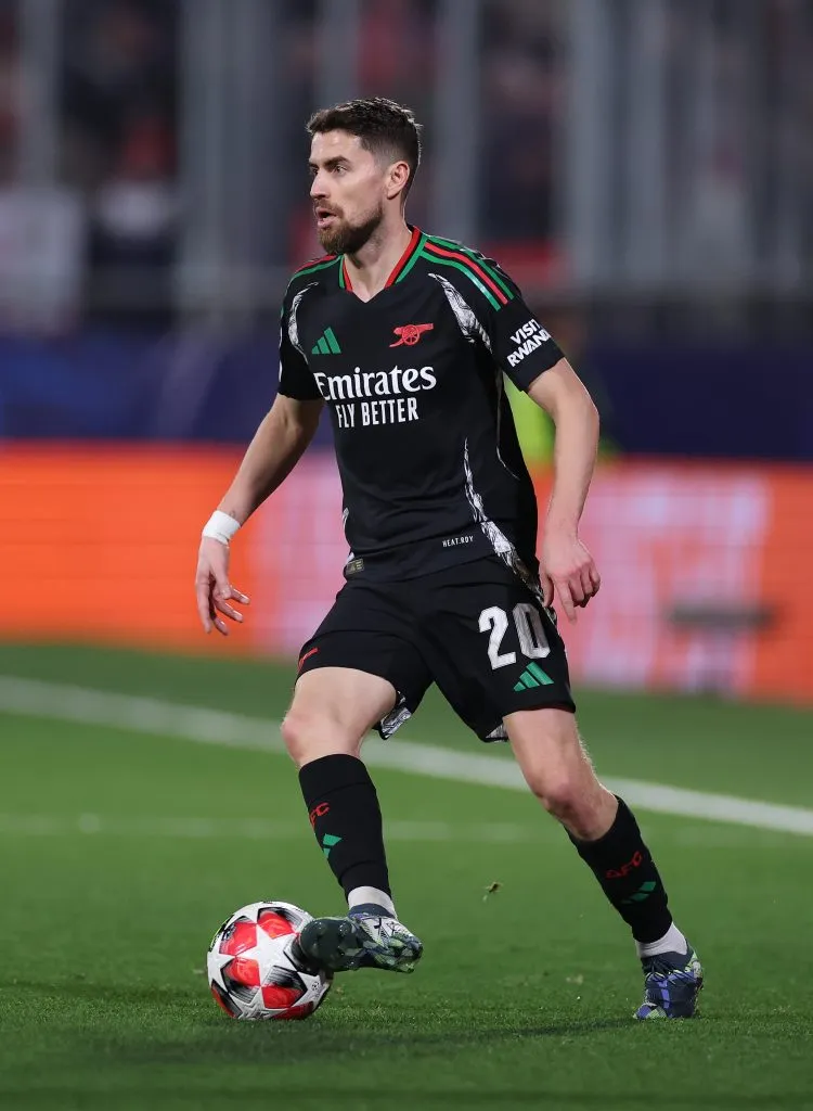 GIRONA, SPAIN – JANUARY 29: Jorginho of Arsenal controls the ball during the UEFA Champions League 2024/25 League Phase MD8 match between Girona FC and Arsenal FC at Montilivi Stadium on January 29, 2025 in Girona, Spain. (Photo by Ryan Pierse/Getty Images)