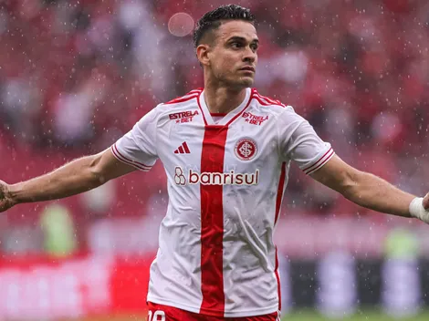 Borré quebra o silêncio e anima torcedores do Internacional