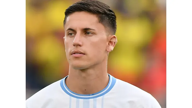 Brian Rodríguez durante partida entre Colômbia e Uruguai nas eliminatórias da Copa do Mundo de 2026.