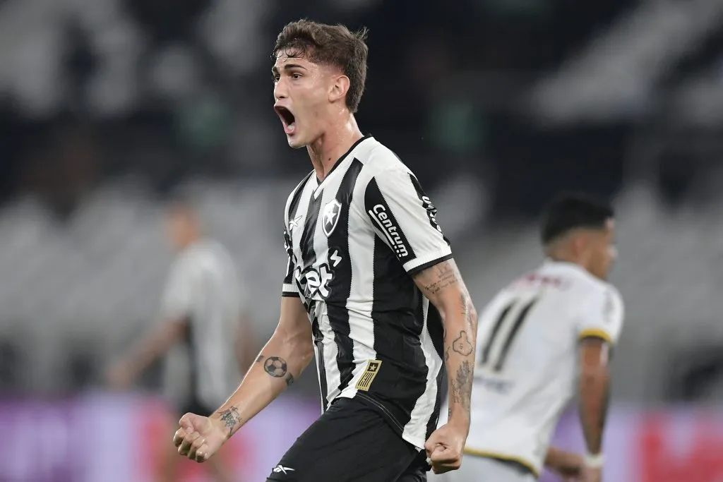 Valentin Adamo jogador do Botafogo comemora seu gol anulado pelo recurso de vídeo durante partida contra o Volta Redonda  pelo campeonato Carioca 2025. Foto: Thiago Ribeiro/AGIF