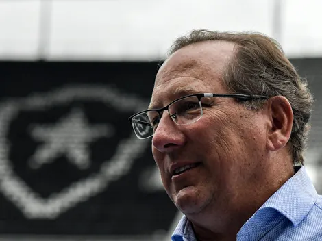 John Textor acerta empréstimo de atacante do Botafogo