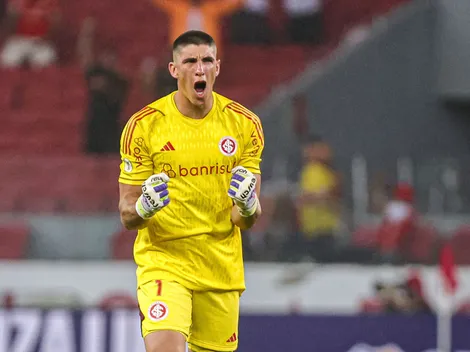 Rochet fala sobre lesão e expõe data de retorno no Inter