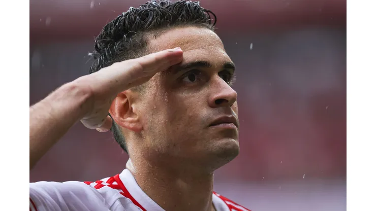 Rafael Borré comemorando gol contra o Juventude no Campeonato Gaúcho de 2025.